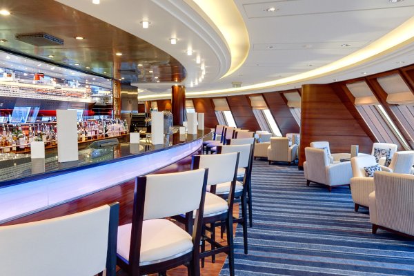 Queen Mary 2 Gallery Image